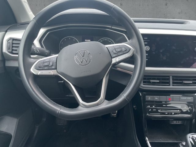 Fahrzeugabbildung Volkswagen T-Cross 1.0 TSI Move AHK SHZ PDCv+h App-Connect