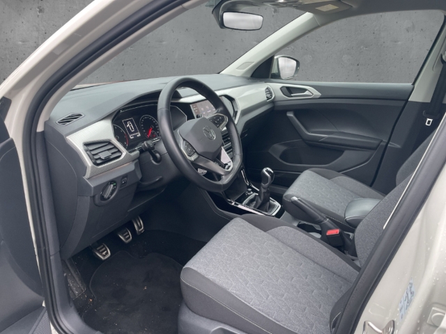 Fahrzeugabbildung Volkswagen T-Cross 1.0 TSI Move AHK SHZ PDCv+h App-Connect