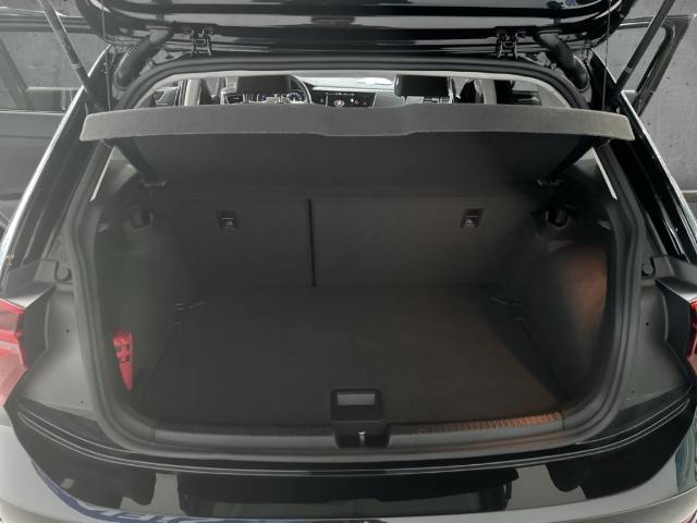 Fahrzeugabbildung Volkswagen Polo 1.0 TSI DSG Style IQ.LIGHT Navi ACC SHZ PDC