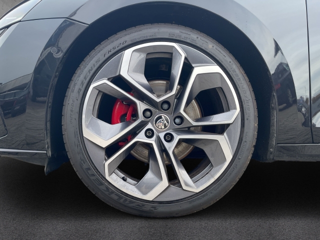 Fahrzeugabbildung SKODA Octavia Combi TDI 4x4 DSG RS Plus MatrLED Canton