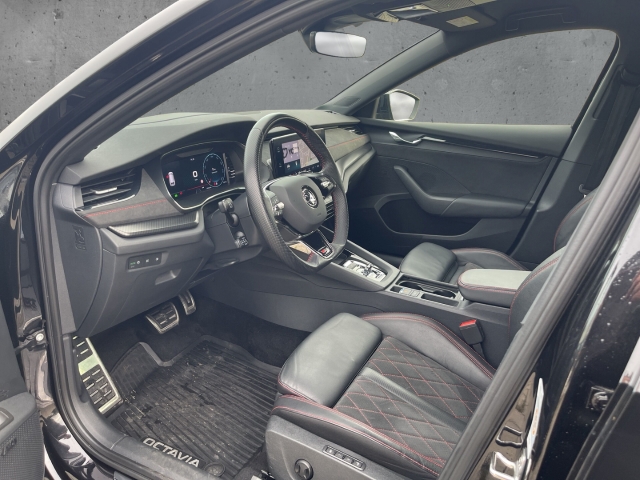 Fahrzeugabbildung SKODA Octavia Combi TDI 4x4 DSG RS Plus MatrLED Canton