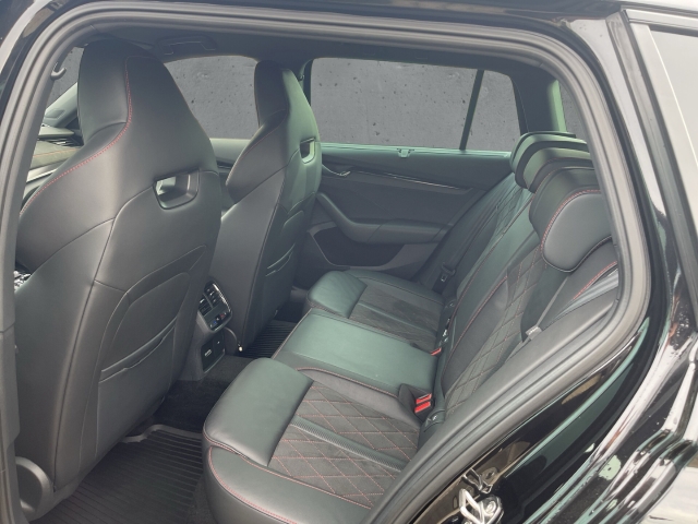 Fahrzeugabbildung SKODA Octavia Combi TDI 4x4 DSG RS Plus MatrLED Canton