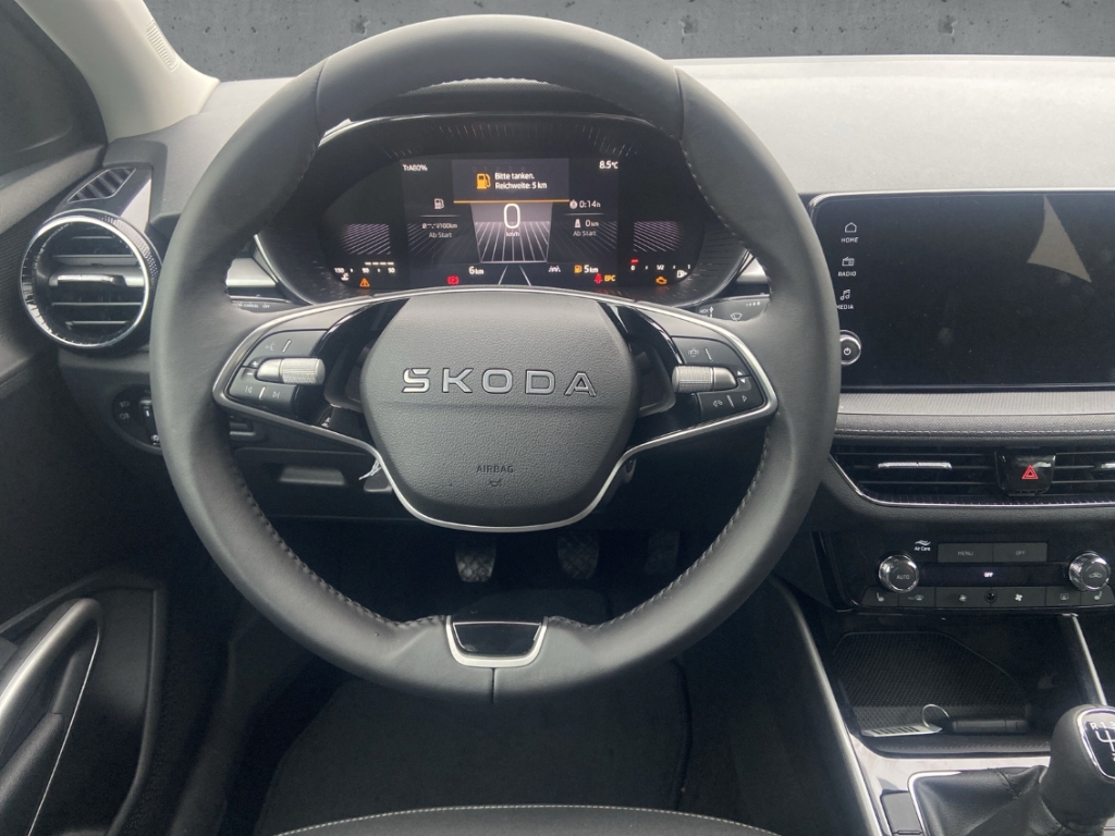 Fahrzeugabbildung SKODA Fabia 1.0 TSI SELECTION Klimaauto LED CarPlay