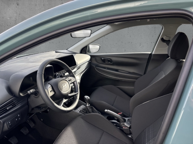 Fahrzeugabbildung Hyundai BAYON 1.0 T-Gdi Select MJ25 DAB Navi Kamera CarPlay PDC DigiCockpit