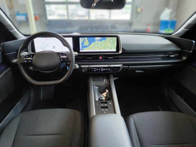 Fahrzeugabbildung Hyundai IONIQ 6 77,4kWh 4WD TECHNIQ Glasschiebedach HUD Navi Digitales Cockpit LED Blendfreies Fernl.