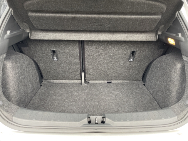 Fahrzeugabbildung Nissan Micra 1.0 IG-T Tekna NAVI SHZ LM KAMERA AROUND VIEW