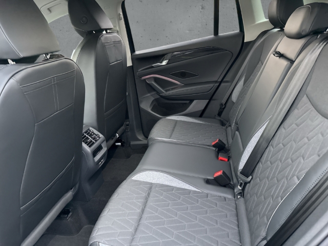 Fahrzeugabbildung Volkswagen Tiguan 1.5 eTSI Energy AHK Navi 360 Kam ACC elek