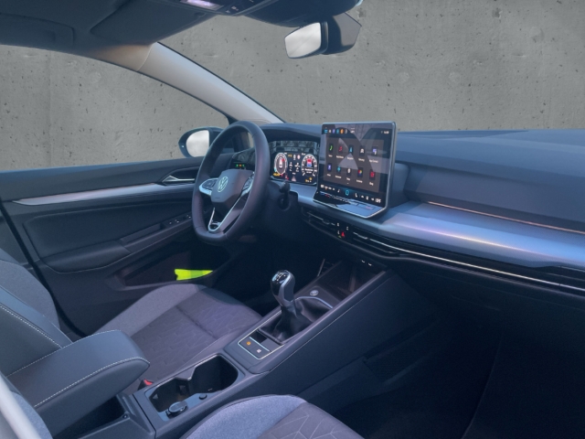 Fahrzeugabbildung Volkswagen Golf 1.5 TSI Energy LED AHK PDC GJR