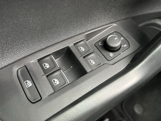 Fahrzeugabbildung Volkswagen Taigo 1.0 TSI Goal LED SHZ PDC Klima Ganzjahresreifen