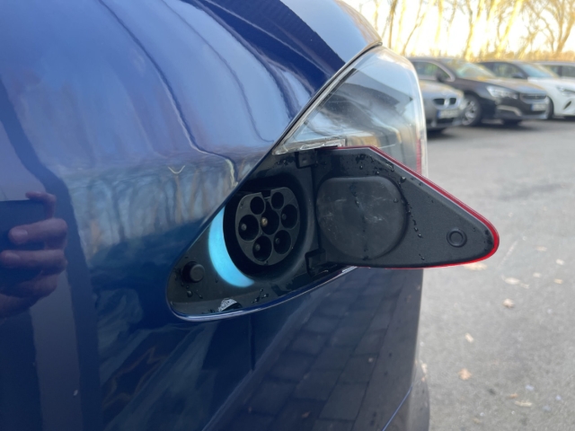 Fahrzeugabbildung Tesla Model S max. Reichweite 100 kWh Pano Leder Navi