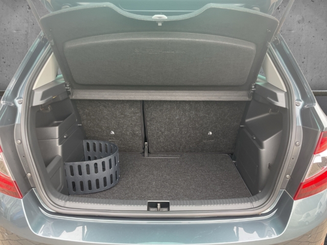 Fahrzeugabbildung SKODA Fabia TSI Soleil Klima LED Navi PDC SHZ GRA