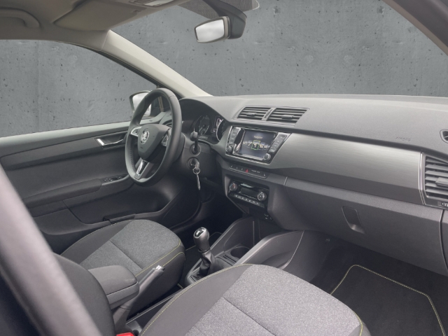 Fahrzeugabbildung SKODA Fabia TSI Soleil Klima LED Navi PDC SHZ GRA