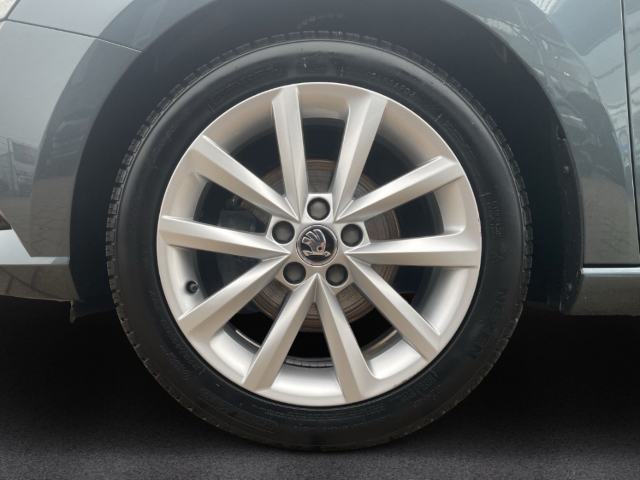 Fahrzeugabbildung SKODA Fabia TSI Soleil Klima LED Navi PDC SHZ GRA