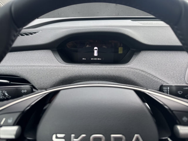 Fahrzeugabbildung SKODA Enyaq 60 Loft Clever-Paket AHK LED Navi PDC Klima