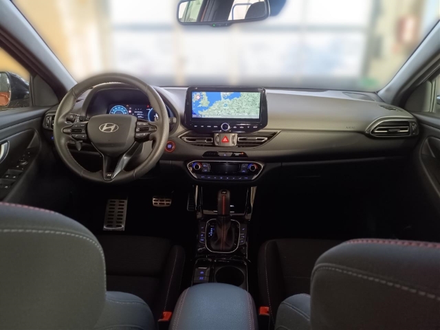 Fahrzeugabbildung Hyundai i30 FL Kombi 1.5 T-GDI 48V DCT N-Line MY25 Sportpaket Navi Digitales Cockpit LED ACC