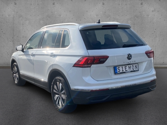 Fahrzeugabbildung Volkswagen Tiguan TDI DSG Move AHK Navi ACC SHZ PDC Kamera