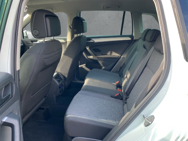 Fahrzeugabbildung Volkswagen Tiguan TDI DSG Move AHK Navi ACC SHZ PDC Kamera