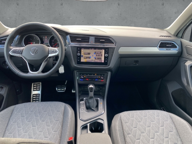 Fahrzeugabbildung Volkswagen Tiguan TDI DSG Move AHK Navi ACC SHZ PDC Kamera