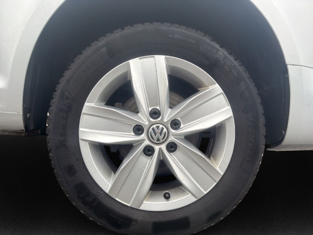 Fahrzeugabbildung Volkswagen Caddy Maxi 1.4 TSI Kombi Comfortline Navi Klima SHZ GJ