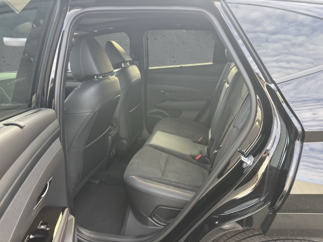 Fahrzeugabbildung Hyundai TUCSON FL PHEV 1.6 AT 2WD N-LINE Panorama Dig-Key HUD Navi digitales Cockpit Soundsystem