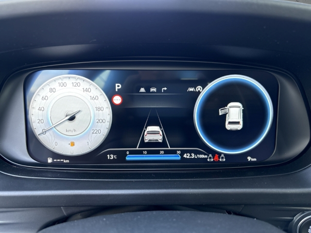 Fahrzeugabbildung Hyundai BAYON FL MY26 1.0 T-GDI DCT Blackline Navi Digitales Cockpit LED Apple CarPlay Android Auto