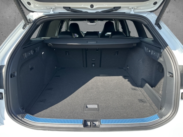 Fahrzeugabbildung Volkswagen Passat R-line 2.0 TDI R-Line Business Premium HUD Keyless