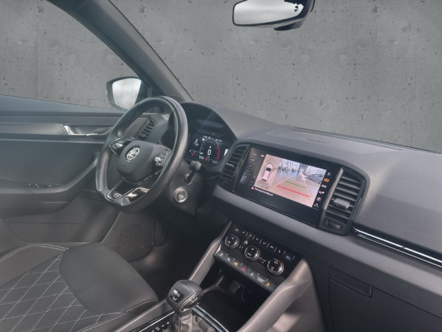 Fahrzeugabbildung SKODA Karoq 2.0 TSI DSG Sport 4x4 AHK PANO STHZ NAVI Allrad Keyless Entry Rückfahrkam.