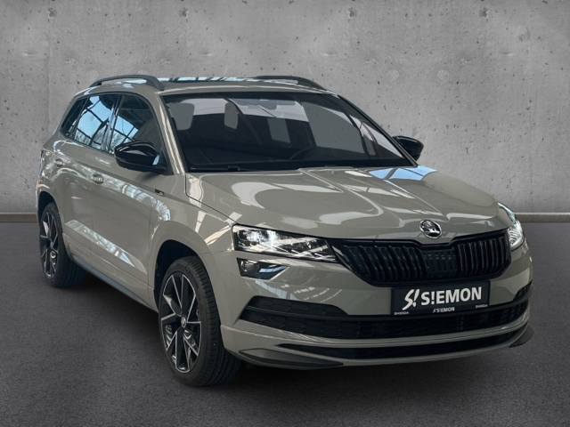 Fahrzeugabbildung SKODA Karoq 2.0 TSI DSG Sport 4x4 AHK PANO STHZ NAVI Allrad Keyless Entry Rückfahrkam.