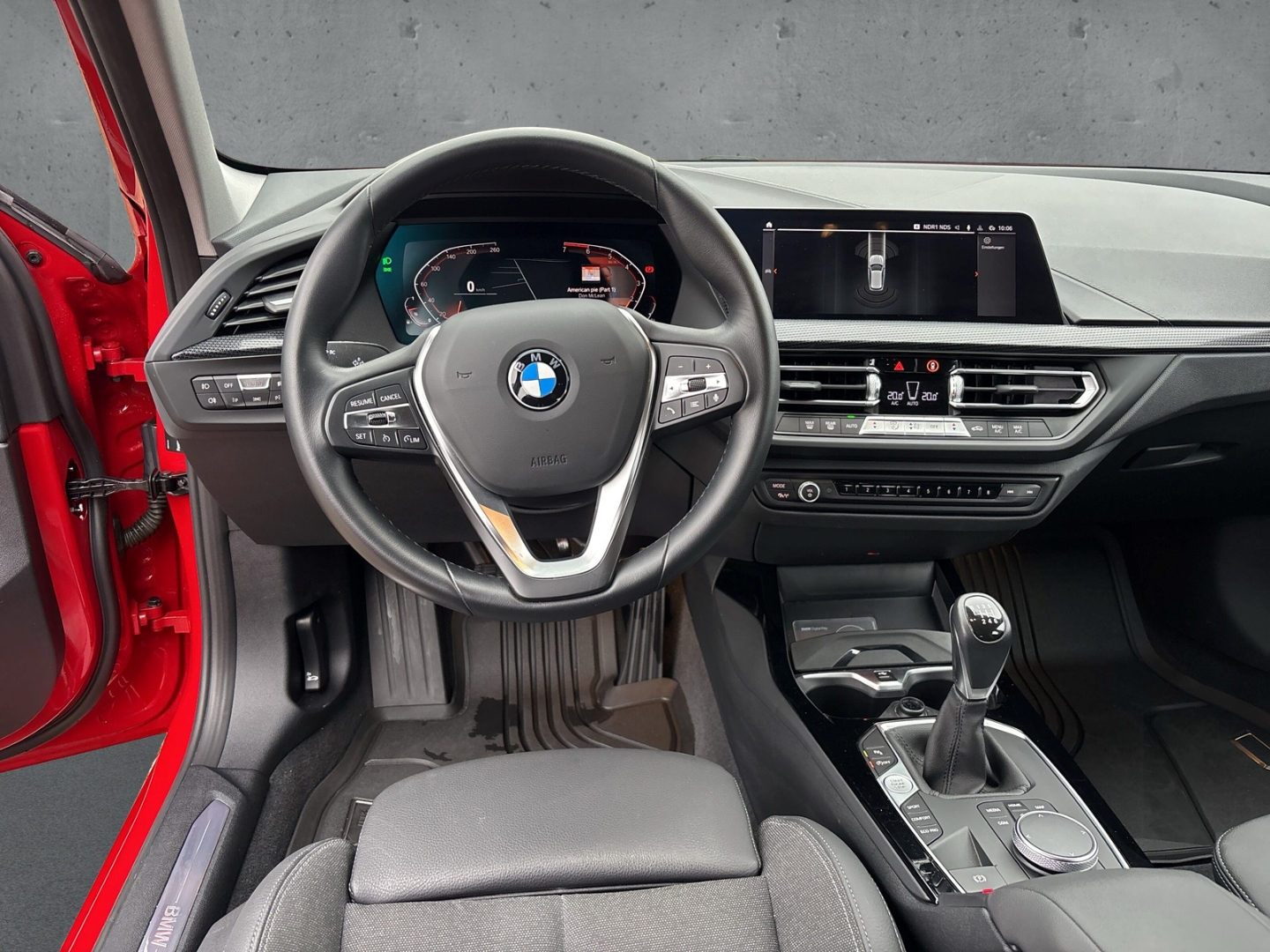 Fahrzeugabbildung BMW 118 i Sport Line ShadowLine AdaptLED Navi PDC