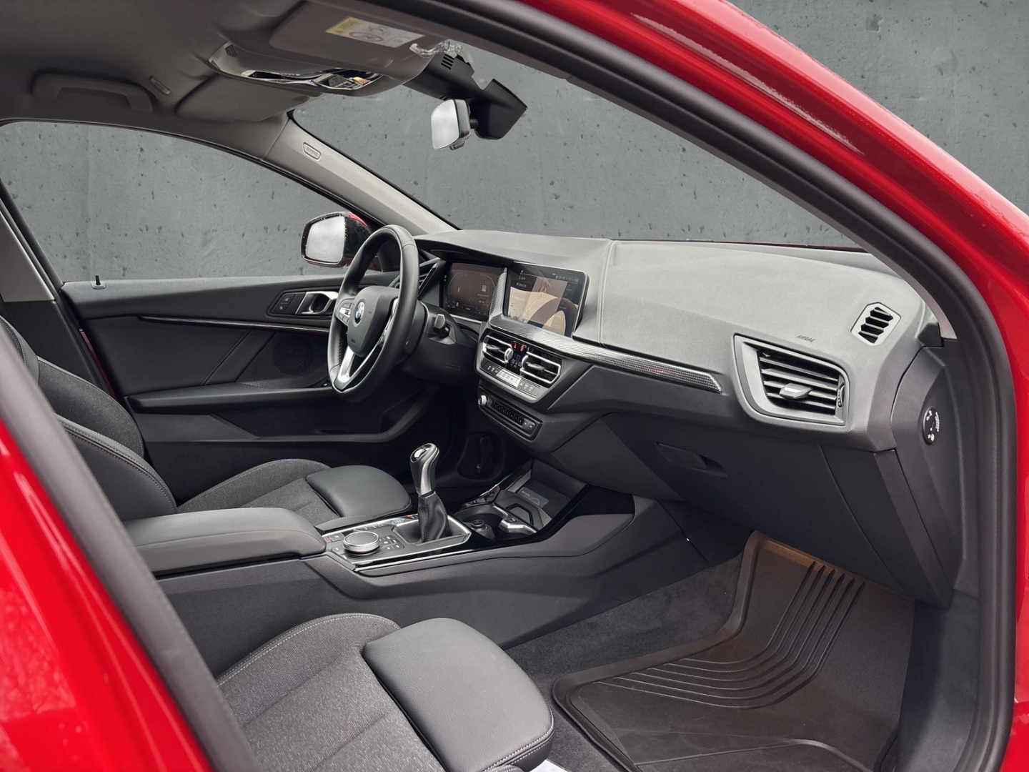 Fahrzeugabbildung BMW 118 i Sport Line ShadowLine AdaptLED Navi PDC