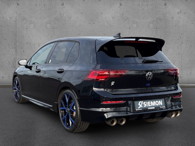 Fahrzeugabbildung Volkswagen Golf R 20 Years IQ.LIGHT Akra Carbon 270kmh RKam