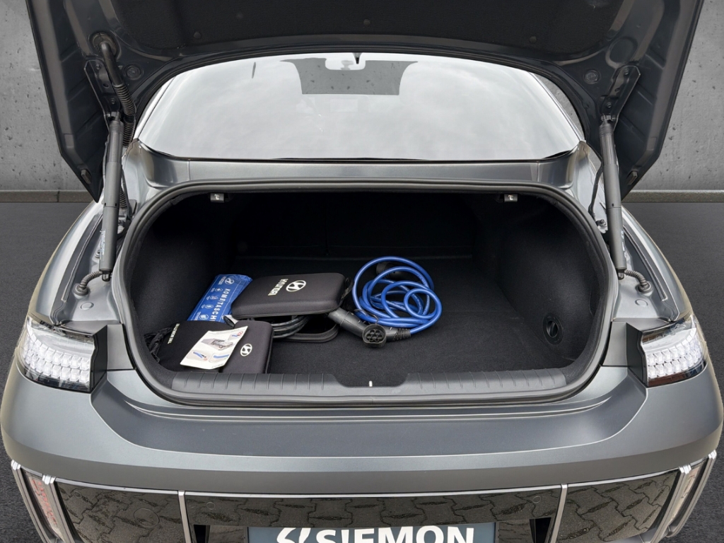 Fahrzeugabbildung Hyundai IONIQ 6 77,4kWh 2WD UNIQ Digi-Spiegel HUD Navi Digitales Cockpit Memory Sitze Soundsystem