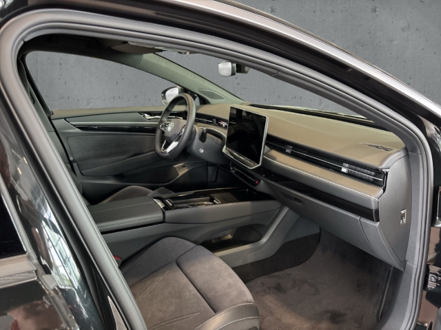 Fahrzeugabbildung Volkswagen ID.7 Tourer Pro Komfort SHZ LHZ ElHeck Klima PDC