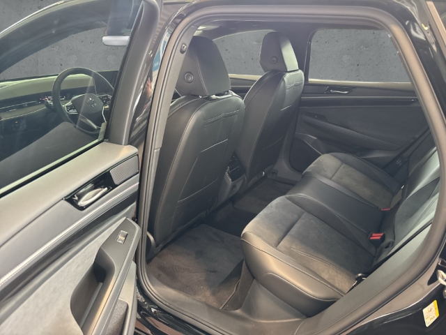 Fahrzeugabbildung Volkswagen ID.7 Tourer Pro Komfort SHZ LHZ ElHeck Klima PDC