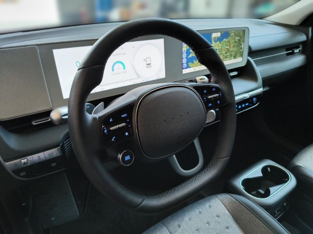 Fahrzeugabbildung Hyundai IONIQ 5 77,4kWh 2WD MY24 TECHNIQ Assist-P Bose 20LM el.Heckklappe Navi Digitales Cockpit