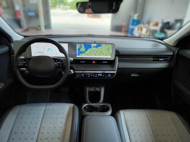 Fahrzeugabbildung Hyundai IONIQ 5 77,4kWh 2WD MY24 TECHNIQ Assist-P Bose 20LM el.Heckklappe Navi Digitales Cockpit