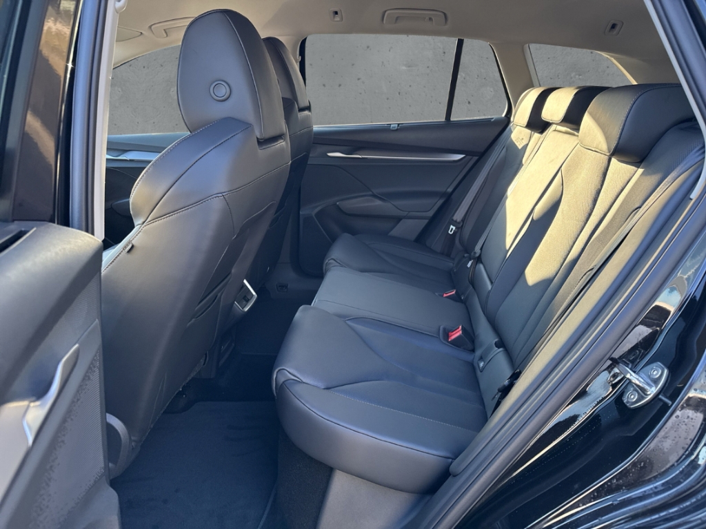 Fahrzeugabbildung SKODA Enyaq 85 Suite Plus-Paket AHK LM20 Trennnetz