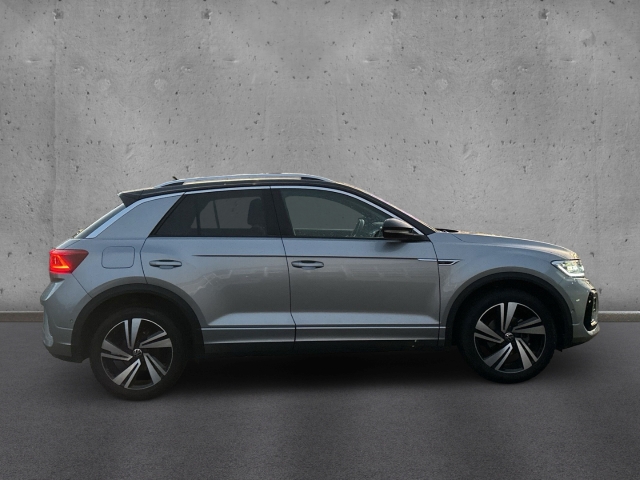 Fahrzeugabbildung Volkswagen T-Roc 1.5 TSI DSG R-Line AHK IQ.LIGHT EasyOpen