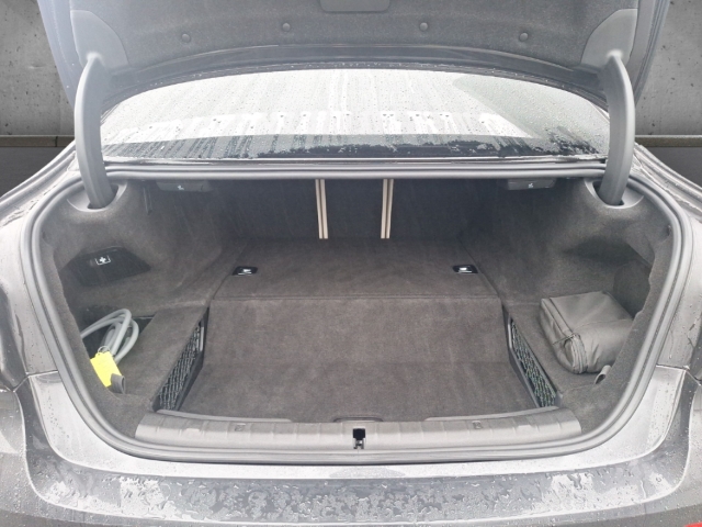 Fahrzeugabbildung BMW 545 e Luxury Line xDrive HUD Navi Leder Digitales Cockpit Memory Sitze Soundsystem