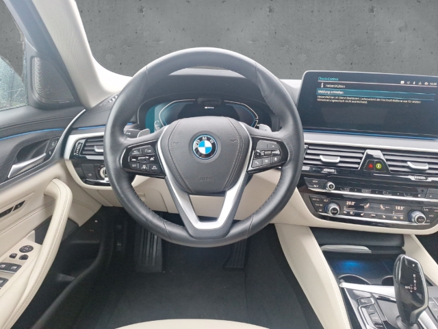 Fahrzeugabbildung BMW 545 e Luxury Line xDrive HUD Navi Leder Digitales Cockpit Memory Sitze Soundsystem