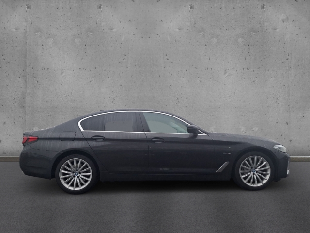 Fahrzeugabbildung BMW 545 e Luxury Line xDrive HUD Navi Leder Digitales Cockpit Memory Sitze Soundsystem