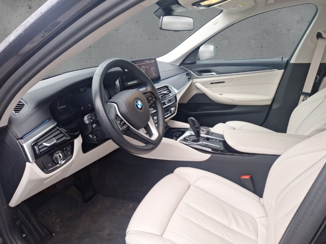 Fahrzeugabbildung BMW 545 e Luxury Line xDrive HUD Navi Leder Digitales Cockpit Memory Sitze Soundsystem