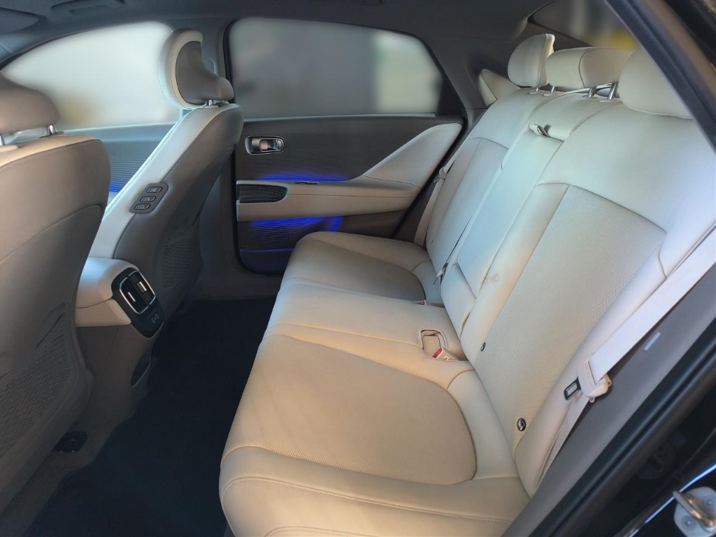 Fahrzeugabbildung Hyundai IONIQ 6 77,4kWh 4WD UNIQ HUD Navi Digitales Cockpit Memory Sitze Soundsystem Bose