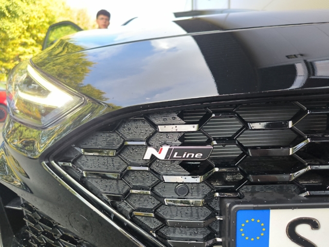 Fahrzeugabbildung Hyundai i30 FL 5-Türer MY25 1.5 DCT N-Line Sitz-P Navi Digitales Cockpit LED Apple