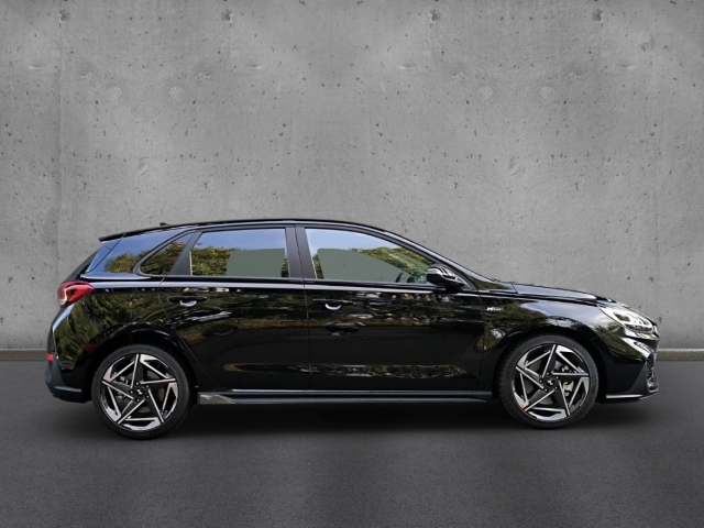 Fahrzeugabbildung Hyundai i30 FL 5-Türer MY25 1.5 DCT N-Line Sitz-P Navi Digitales Cockpit LED Apple