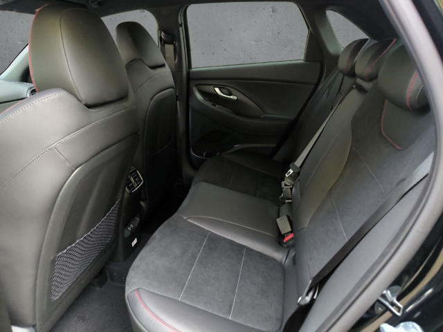 Fahrzeugabbildung Hyundai i30 FL 5-Türer MY25 1.5 DCT N-Line Sitz-P Navi Digitales Cockpit LED Apple