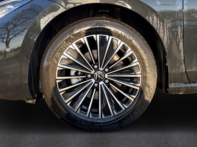 Fahrzeugabbildung Volkswagen Passat 1.5 eTSI DSG Elegance IQ.Light EasyOpen