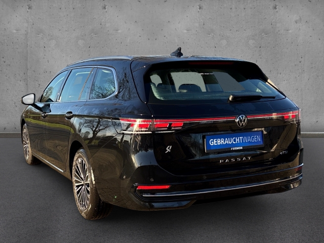 Fahrzeugabbildung Volkswagen Passat 1.5 eTSI DSG Elegance IQ.Light EasyOpen