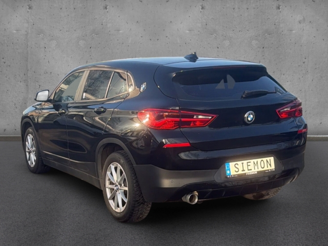 Fahrzeugabbildung BMW X2 sDrive18i Advantage LED Navi Temp Klimaauto