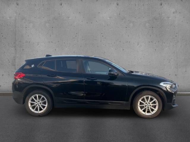 Fahrzeugabbildung BMW X2 sDrive18i Advantage LED Navi Temp Klimaauto